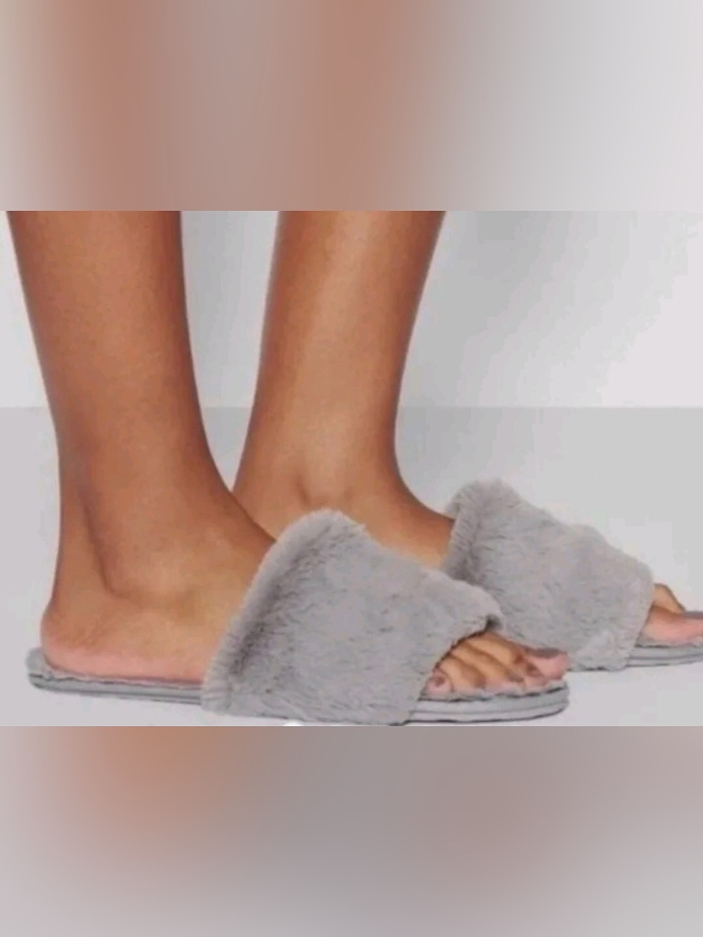 SKIMS Faux-Fur Slide Slippers in Light Gray